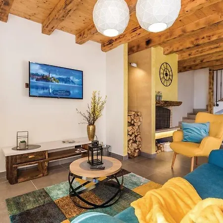 Villa Zora With Hot Tub, Moscenicka Draga - Obrs