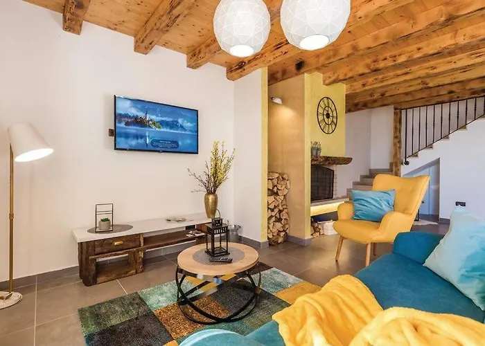 Villa Zora With Hot Tub, Moscenicka Draga - Obrs