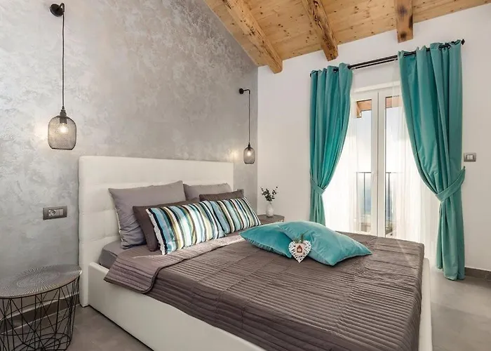 Villa Zora With Hot Tub, Moscenicka Draga - Obrs *