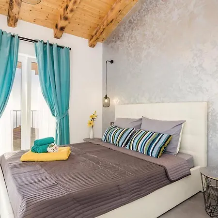 Zora With Hot Tub, Moscenicka Draga - Obrs Vila *